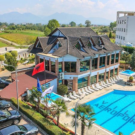 Hotel Vila Aeroport Rinas Екстер'єр фото