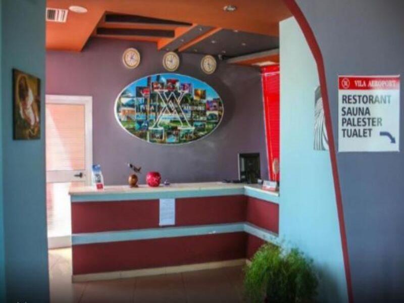 Hotel Vila Aeroport Rinas Екстер'єр фото