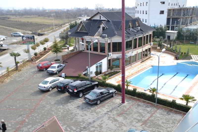 Hotel Vila Aeroport Rinas Екстер'єр фото