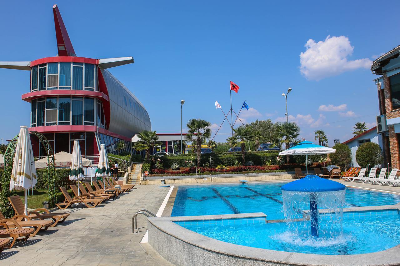 Hotel Vila Aeroport Rinas Екстер'єр фото