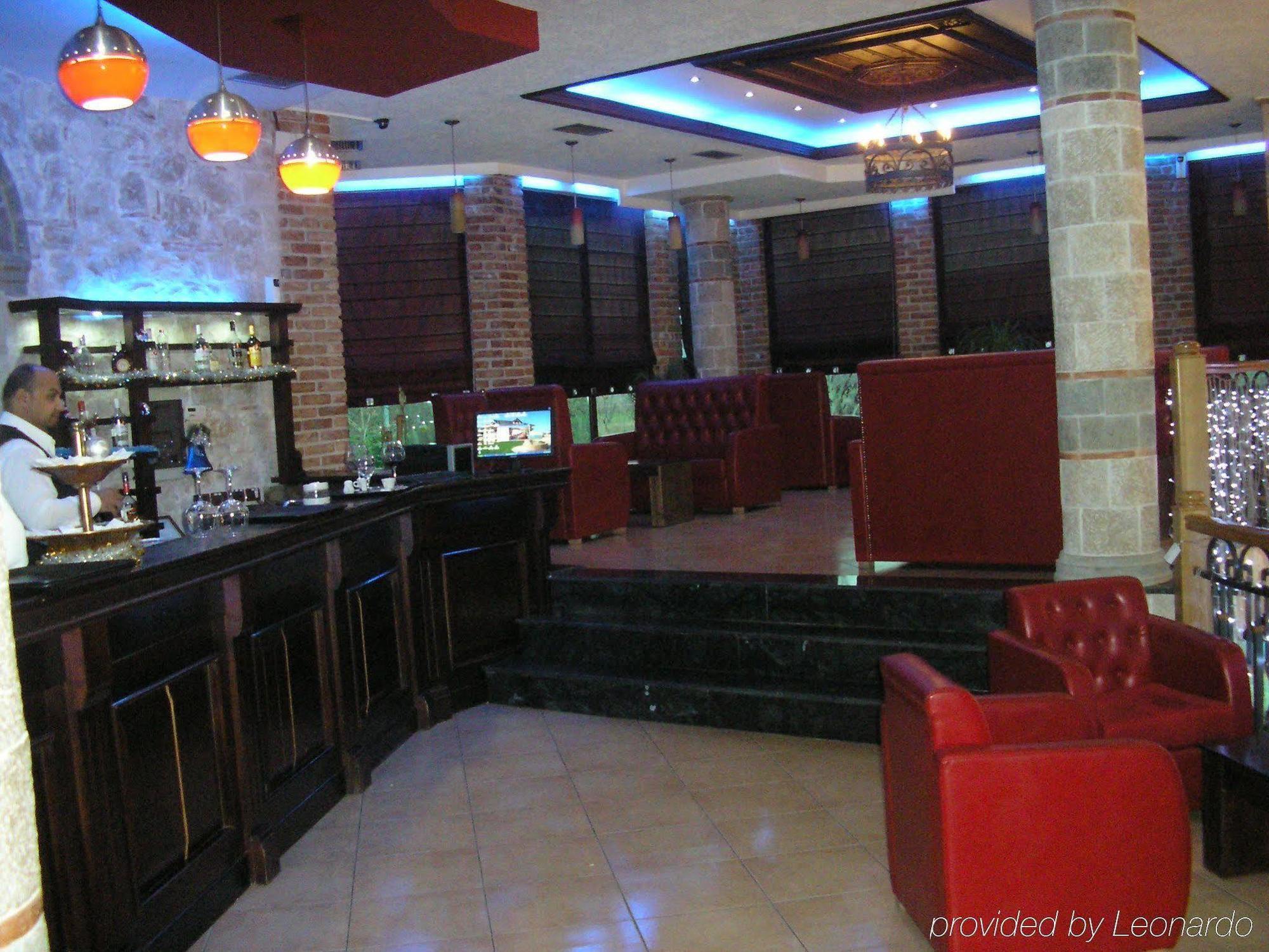 Hotel Vila Aeroport Rinas Екстер'єр фото