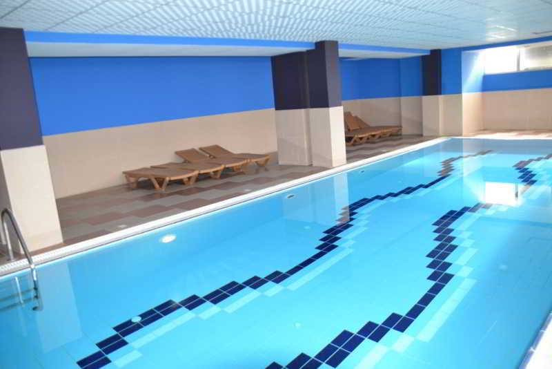 Hotel Vila Aeroport Rinas Екстер'єр фото