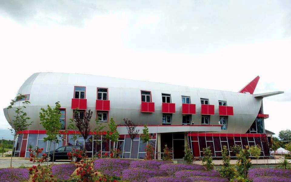 Hotel Vila Aeroport Rinas Екстер'єр фото