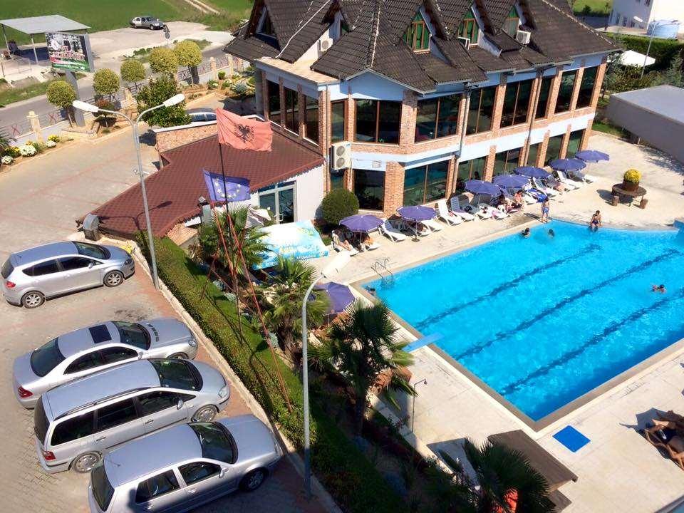 Hotel Vila Aeroport Rinas Зручності фото